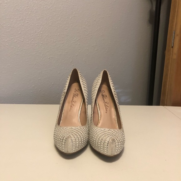 Heels - Picture 3 of 4